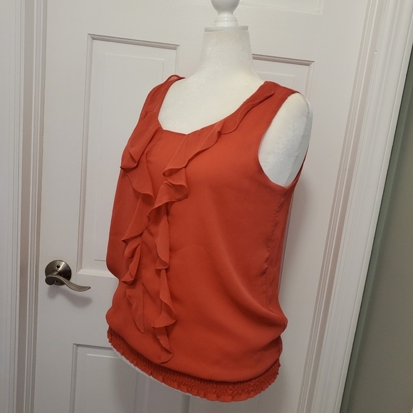 Nue Options Sleeveless Blouse Size XL, lightweight smocked hemline - Picture 5 of 8